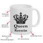 Preview: 2 weiße Tasse mit Aufdruck King und Queen, inkl. Personalisierung, Füllmenge: je ca. 330 ml, spülmaschinengeeignet, Besonderheiten Queen